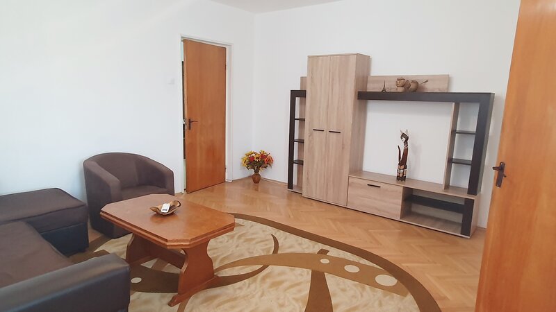 Titan, Burdujeni, inchiriere 2 camere, bloc reabilitat, 10 min metrou, ac.